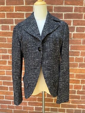 Zenobia Black and White Textured Single-Button Blazer